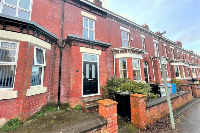 2 Bedroom Flat To Rent In Mayors Road, Altrincham, WA15