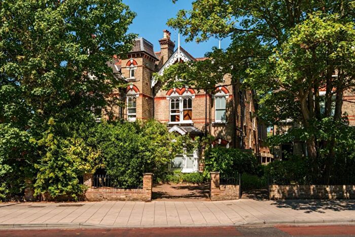 1 Bedroom Flat To Rent In Kingston Hill, Kingston Upon Thames, Surrey, KT2