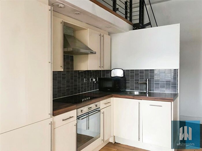 2 Bedroom Apartment To Rent In Britannia Buildings, St Peters Street, Huddersfield, HD1