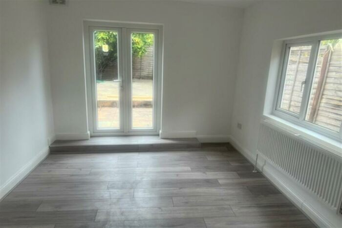 1 Bedroom House To Rent In Bedroom Room House In Thornton Heath, CR7