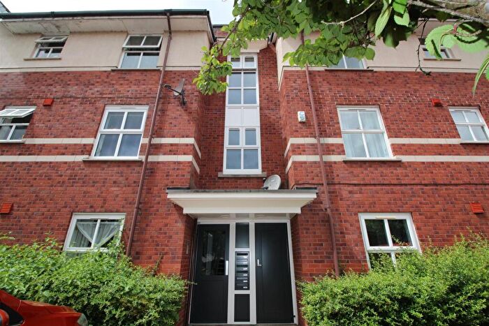 2 Bedroom Flat For Sale In Linen Court, Salford, M3