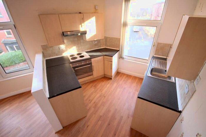 2 Bedroom Apartment To Rent In Flat 3, 2 Park Crescent, Armley, Leeds, LS12