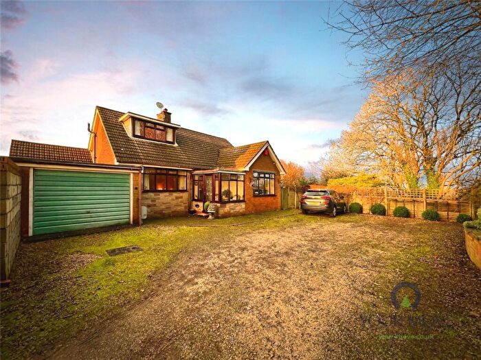 3 Bedroom Bungalow For Sale In Lime Road, Sedgley, West Midlands, DY3