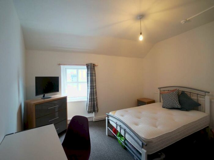 4 Bedroom House To Rent In Fron Square, Bangor, Gwynedd, LL57