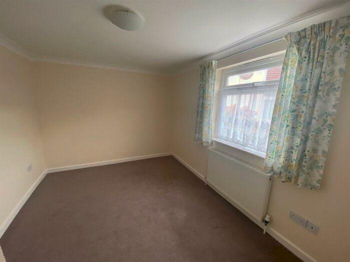 2 Bedroom Semi-Detached Bungalow To Rent In Pixie Lane, Braunton, EX33