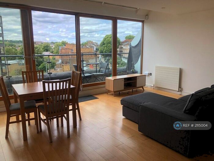 2 Bedroom Flat To Rent In Highgate Road, London, NW5