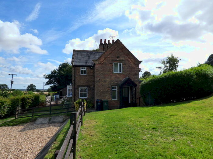 3 Bedroom Semi-Detached House To Rent In Beesby Cottages, Hawerby, Grimsby, DN36