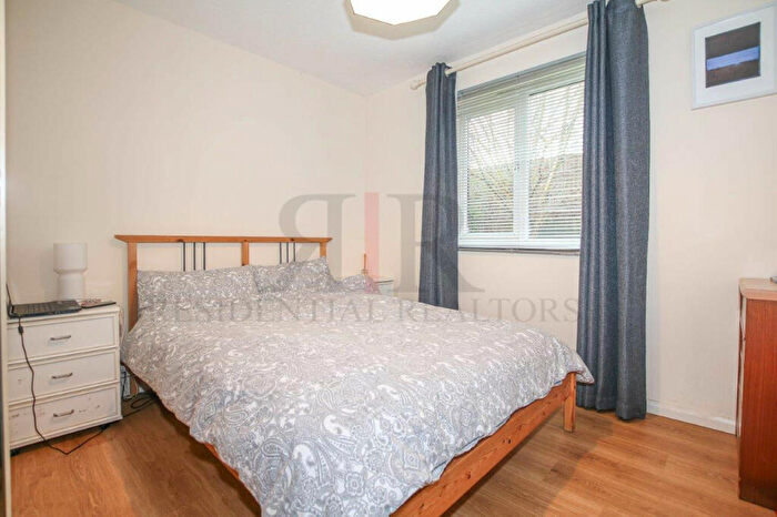2 Bedroom Apartment To Rent In Sterling Gardens, London, SE14