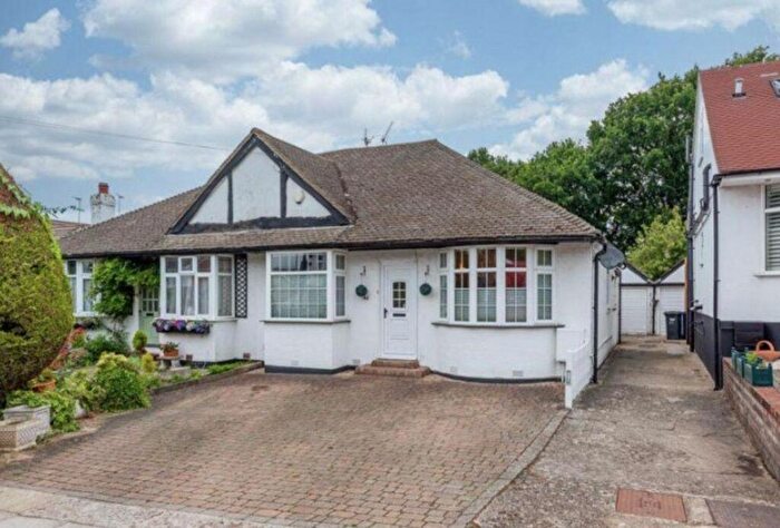 3 Bedroom Semi-Detached Bungalow To Rent In Longfield Avenue, Mill Hill, NW7