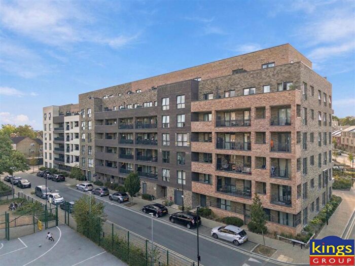 2 Bedroom Flat For Sale In Clarkson Crescent, London, E17