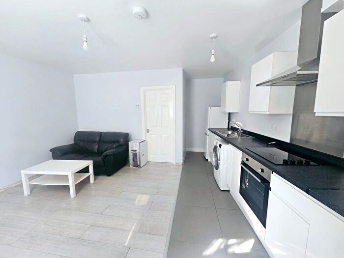 1 Bedroom Flat To Rent In Bellevue Road, Southampton, SO15