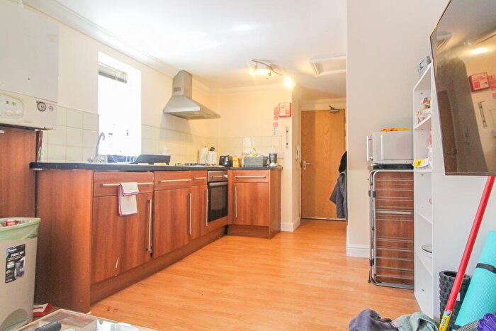2 Bedroom Flat To Rent In Salisbury Road, Cathays, Cardiff, CF24