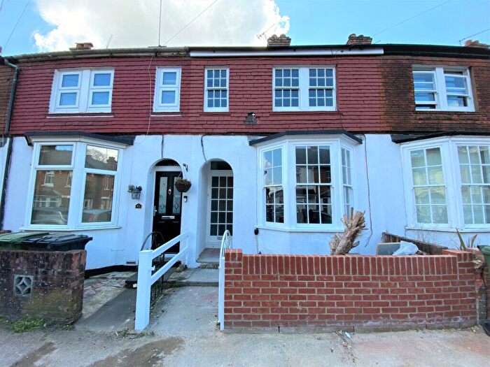 3 Bedroom Terraced House To Rent In George Street, Basingstoke, RG21