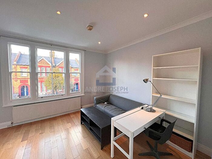 1 Bedroom Flat To Rent In Kilburn Lane, Queens Park, W10