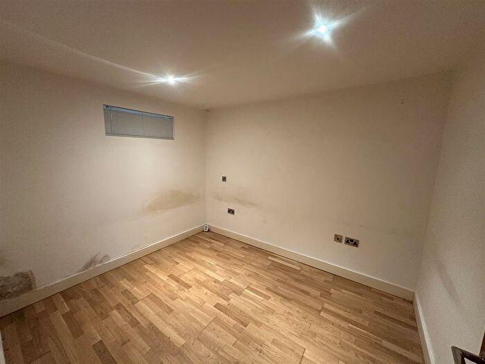 2 Bedroom Flat For Sale In Express Building, Oldham Road, Ancoats, Manchester, M4