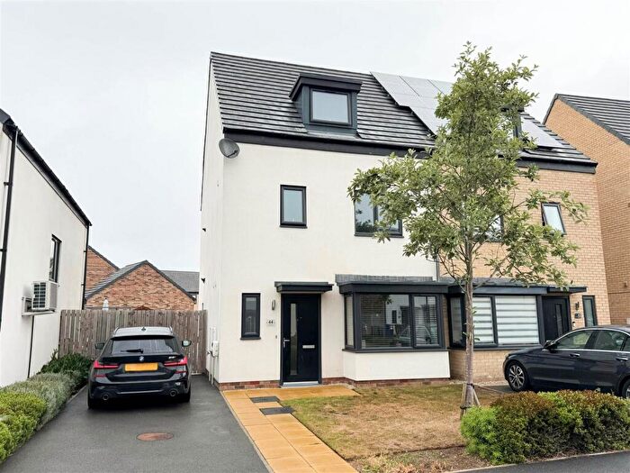 4 Bedroom Town House For Sale In Lake View, Doncaster, DN4