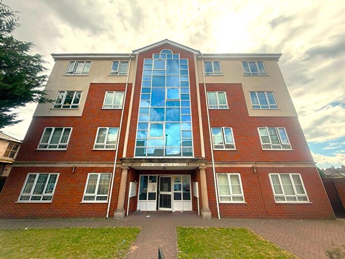 1 Bedroom Flat To Rent In Rapur Court, - Hanworth Road, Hounslow, TW3