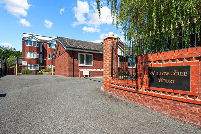 2 Bedroom Flat To Rent In Crow Wood Lane, Widnes, WA8