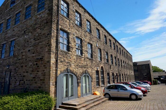 2 Bedroom Apartment To Rent In Highgate Mill Fold, Queensbury, BD13