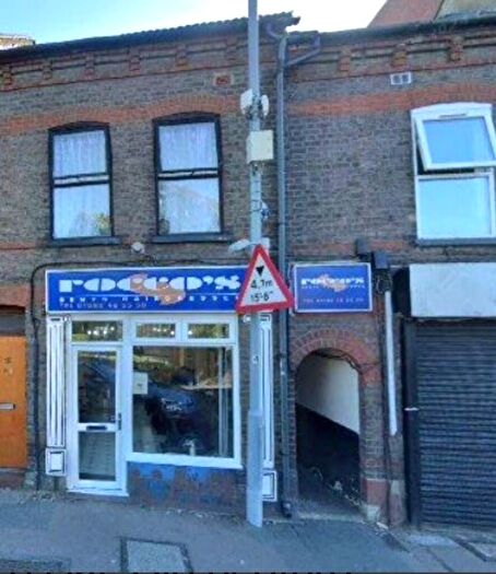 1 Bedroom Flat To Rent In Old Bedford Road, Luton, Bedfordshire, LU2