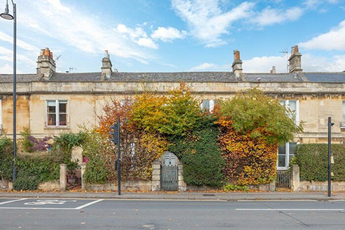2 Bedroom Apartment To Rent In Flat, Hanover Place, Bath, BA1