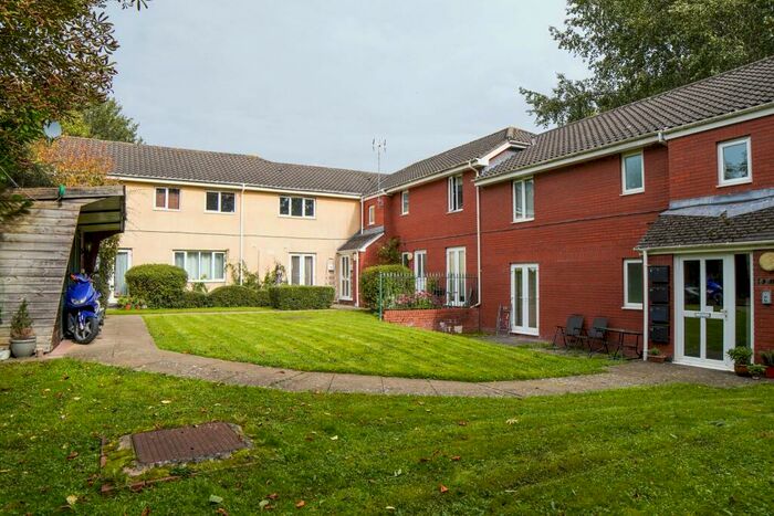 2 Bedroom Apartment To Rent In Brook View, Harmer Close, Henbury, BS10