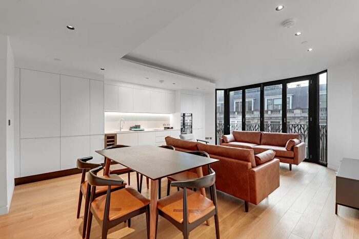 2 Bedroom Flat To Rent In Great Portland St, London, W1W