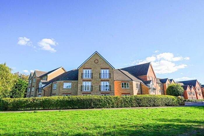 2 Bedroom Apartment For Sale In Monarch Way, Leighton Buzzard, LU7