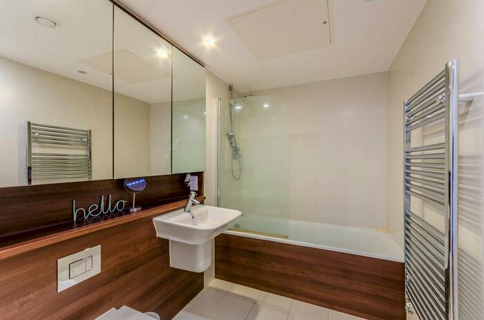 1 Bedroom Flat To Rent In Packington Street, Islington, London, N1