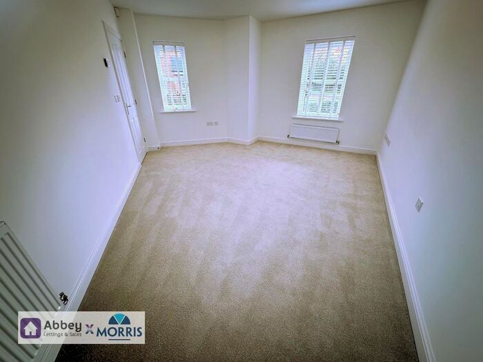 3 Bedroom Semi-Detached House For Sale In Waterman Close, Leicester, LE2