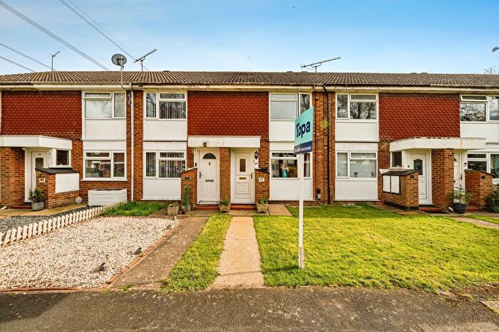 2 Bedroom Terraced House For Sale In Upper Abbotts Hill, Aylesbury, HP19