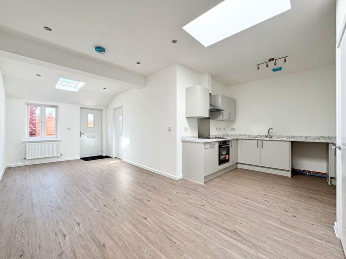 1 Bedroom Studio To Rent In Alfred Street, Rushden, NN10