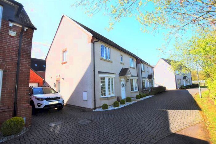 4 Bedroom Detached House To Rent In Hotspur Close, Haddenham, Aylesbury, HP17