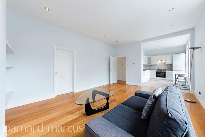 2 Bedroom Flat To Rent In Alder Court, Cline Road, Bounds Green, N11