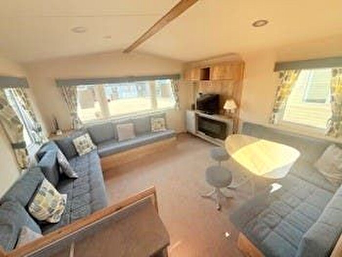 2 Bedroom Mobile/park Home For Sale In Dovercourt Haven Caravan Park, Low Road, Harwich, CO12