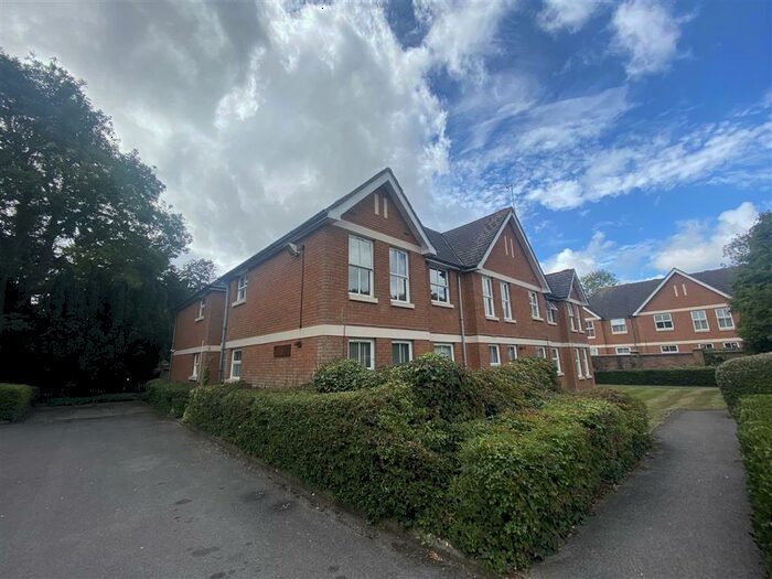 1 Bedroom Apartment To Rent In Regents Park Road, Southampton, SO15