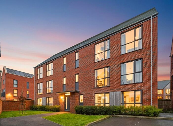 2 Bedroom Flat For Sale In Louisburg Avenue, Bordon, Hampshire, GU35