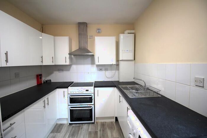 2 Bedroom Flat To Rent In High Street, Bedford, MK40