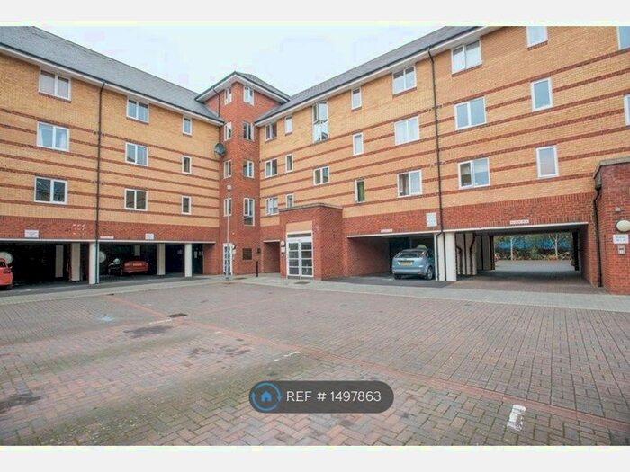 2 Bedroom Flat To Rent In Scotney Gardens, Maidstone, ME16
