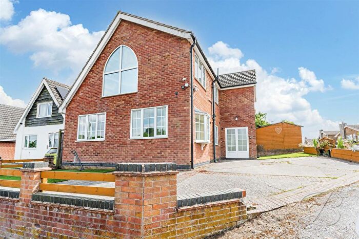 4 Bedroom Detached House For Sale In Priory Avenue, Ravenshead, Nottingham, NG15