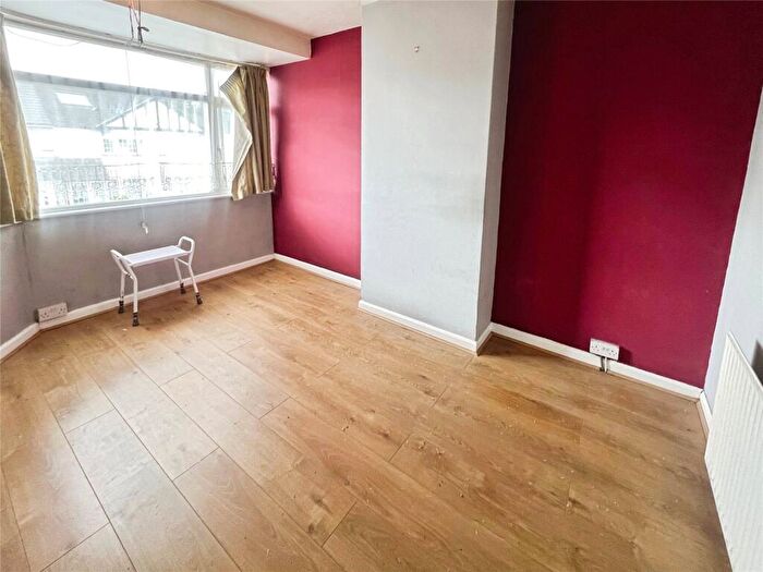 3 Bedroom Terraced House For Sale In Salt Hill Way, Slough, Berkshire, SL1