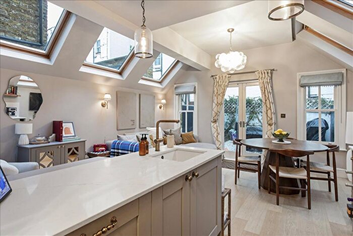 2 Bedroom Flat For Sale In Musard Road, Hammersmith, London, W6