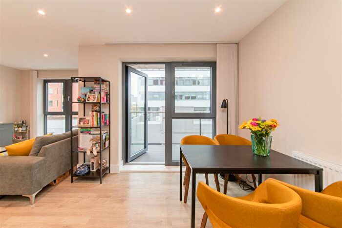 1 Bedroom Flat For Sale In Nether Street, London, N3