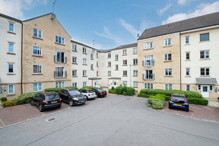 2 Bedroom Apartment For Sale In Merchants Court, Bingley, West Yorkshire, BD16
