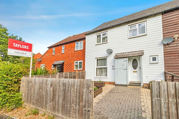 3 Bedroom Terraced House For Sale In Colley Hill, Bradwell, Milton Keynes, Buckinghamshire, MK13