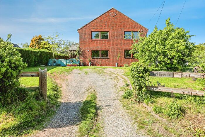 4 Bedroom Detached House For Sale In Town Street, Treswell, Retford, DN22