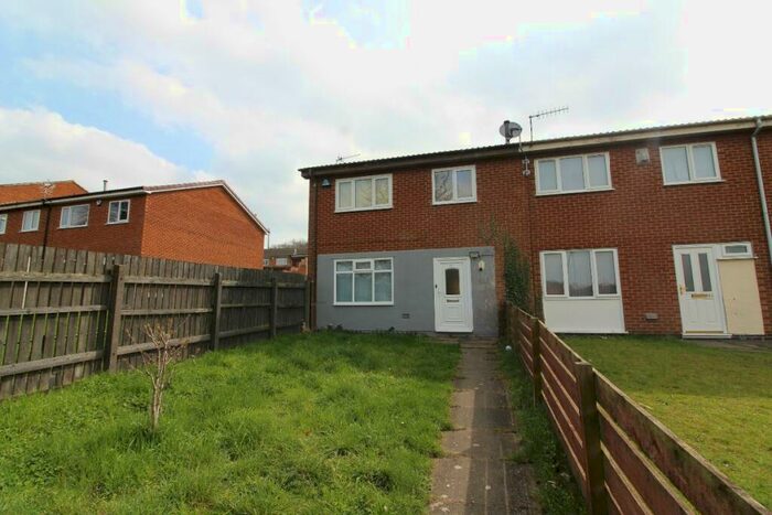 3 Bedroom End Of Terrace House To Rent In Barent Walk, Nottingham, NG5