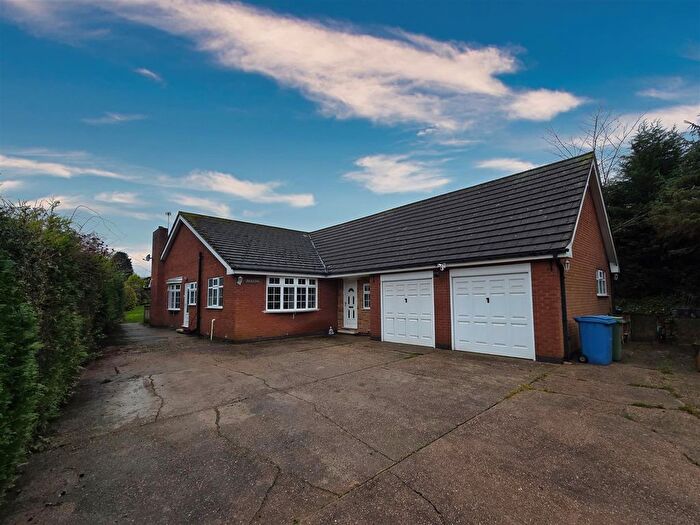 4 Bedroom Detached Bungalow For Sale In Lime Grove, Forest Town, Mansfield, NG19
