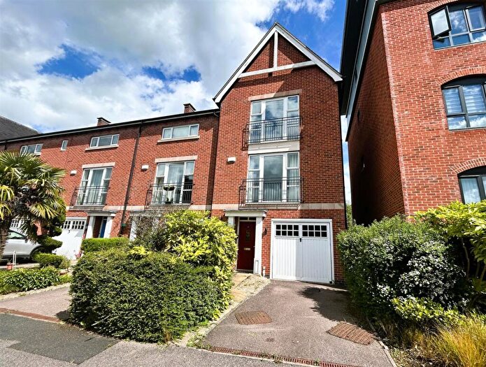 3 Bedroom Semi-Detached House For Sale In Brooke Close, Belper, DE56