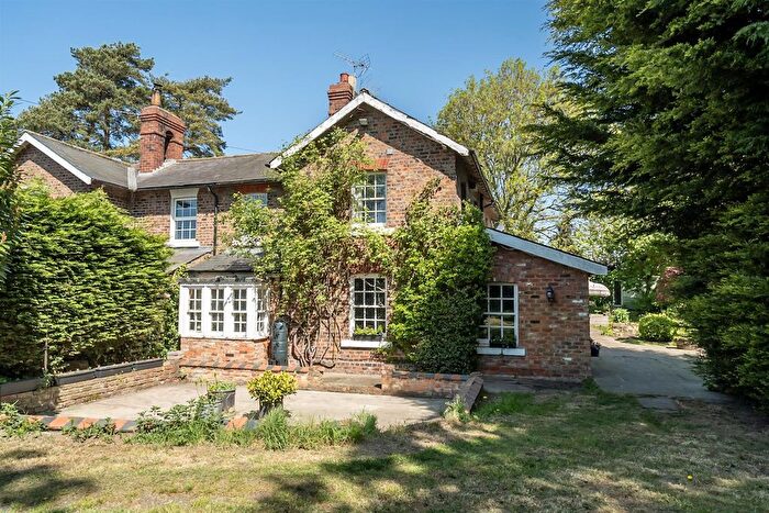 4 Bedroom Semi-Detached House For Sale In Railway Cottages, Warthill Crossing, Warthill, York, YO19